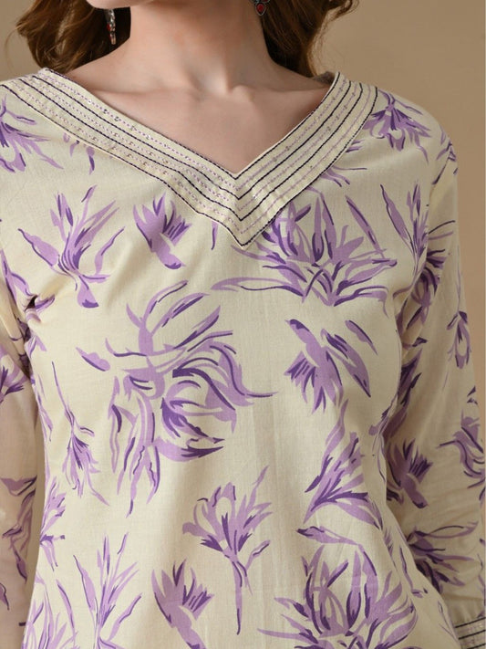 Women Floral Embroidered V-Neck Thread Work Straight Kurta