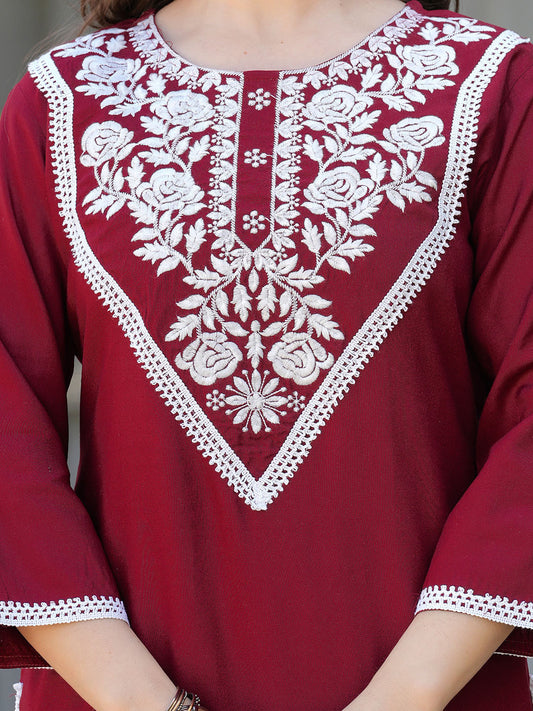 Women Floral Printed Thread Work Kurta