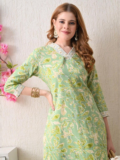 Women Floral Embroidered Flared Sleeves Kurta