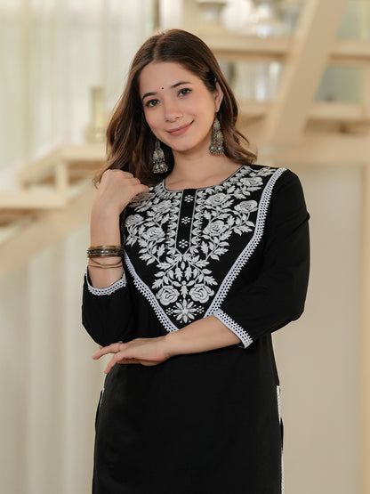 Women Checked Thread Work Kurta