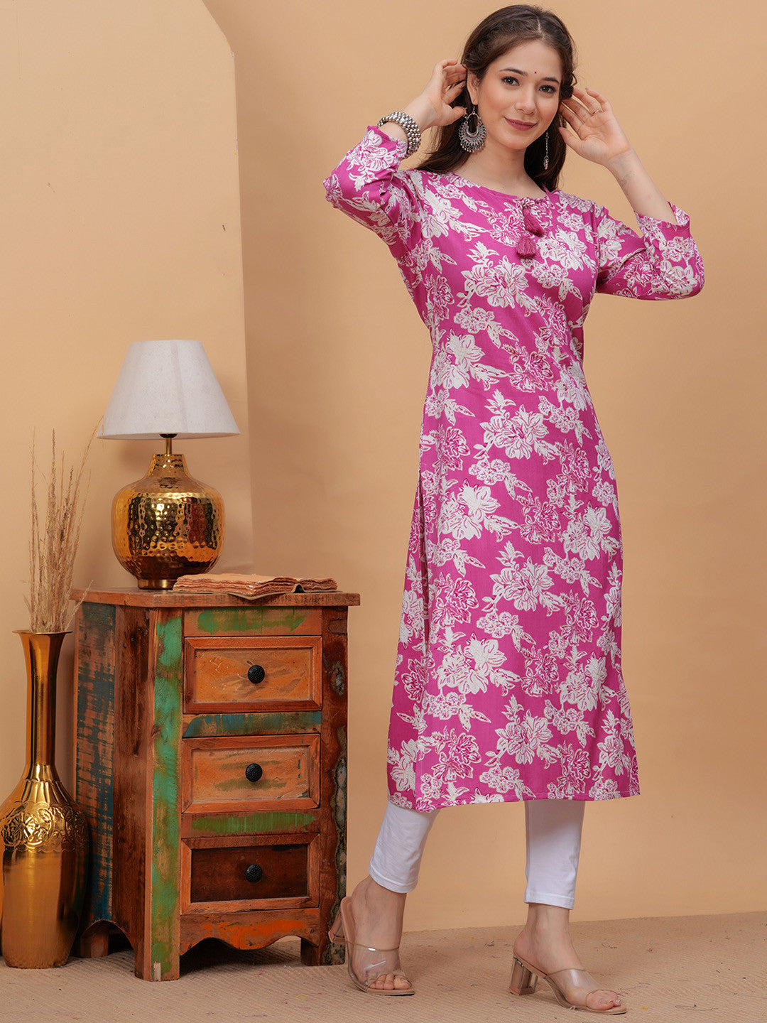 Women Floral Printed Thread Work Kurta