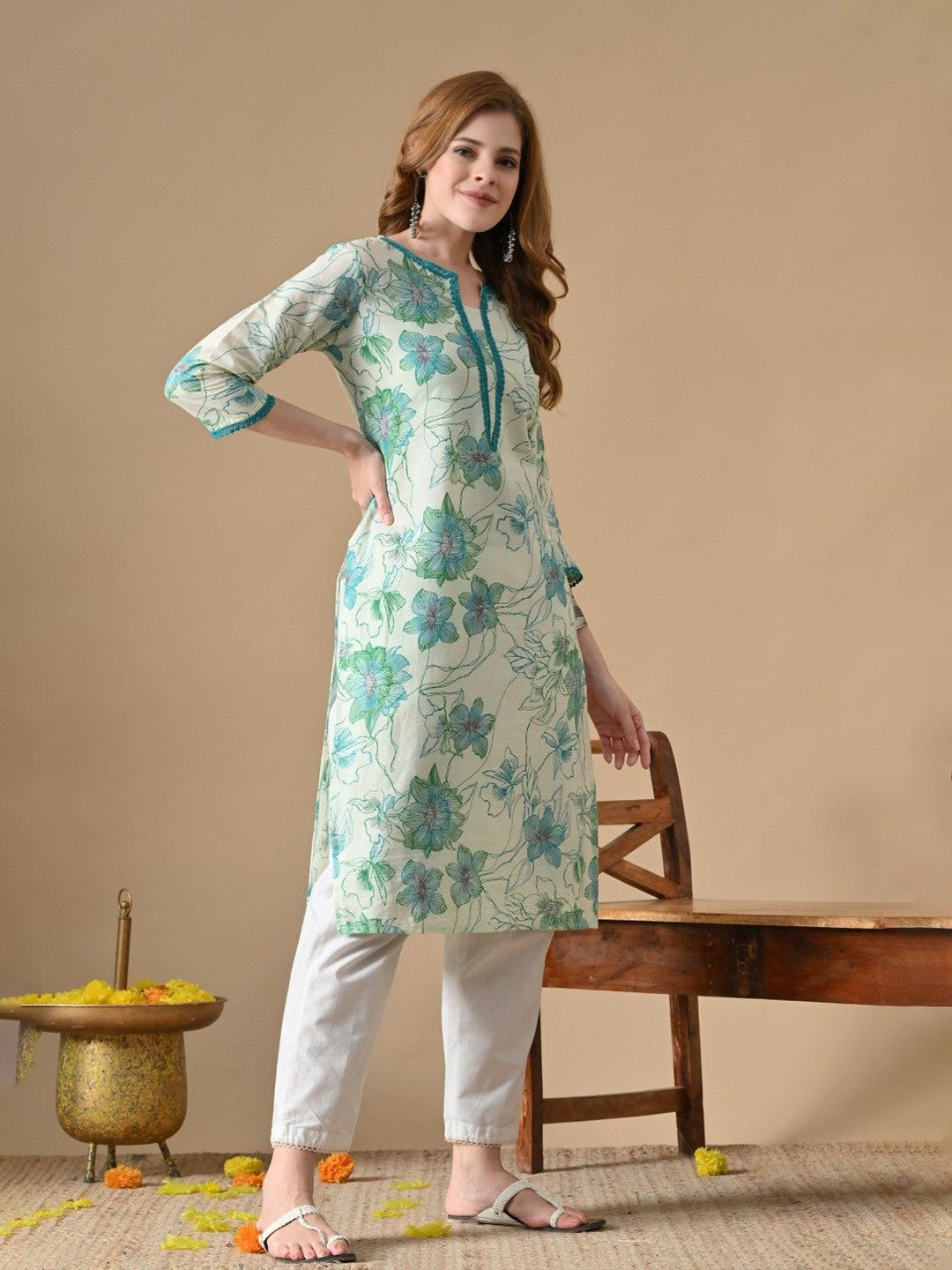 Lace work V-Neck Floral Printed Kurta