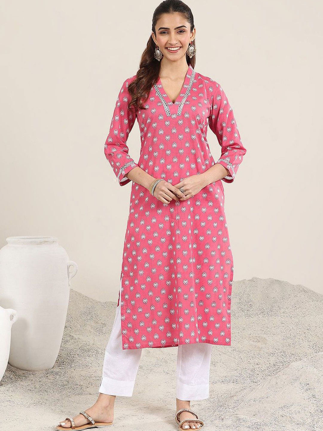 Women Floral Printed Daily Cotton Straight Kurta