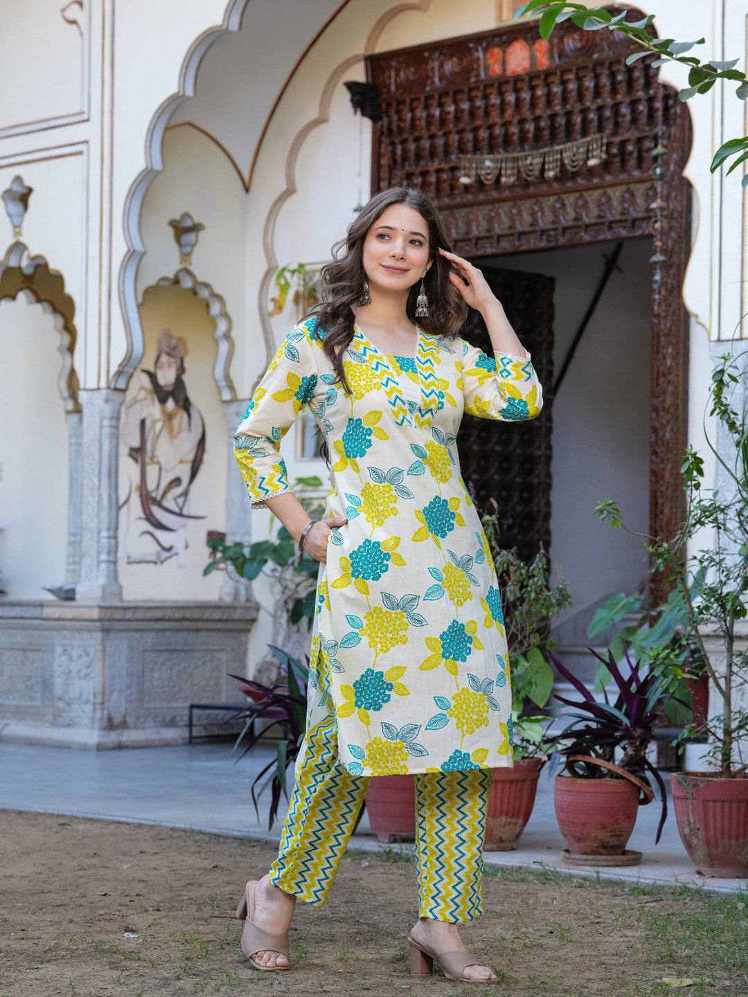 Floral Printed V-Neck Straight Pure Cotton Kurta With Trouser