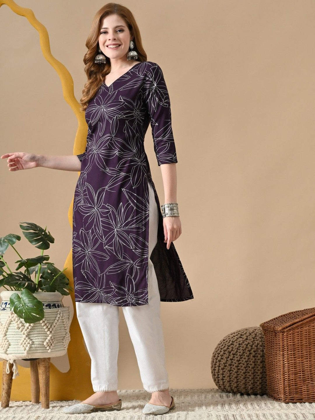 Women Floral Printed Daily Cotton Straight Kurta
