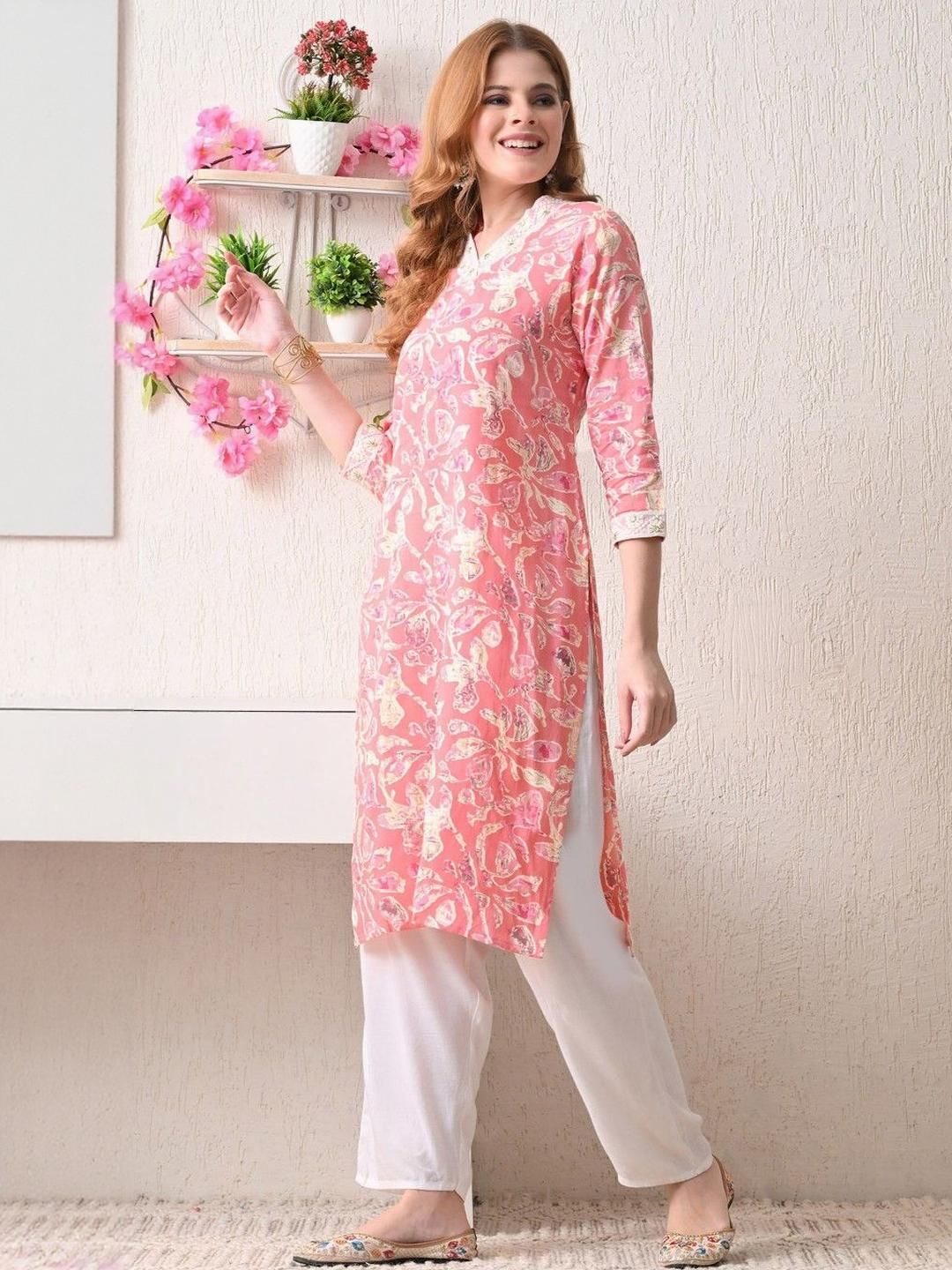 Floral Printed Sweetheart Neck Cotton Straight Kurta