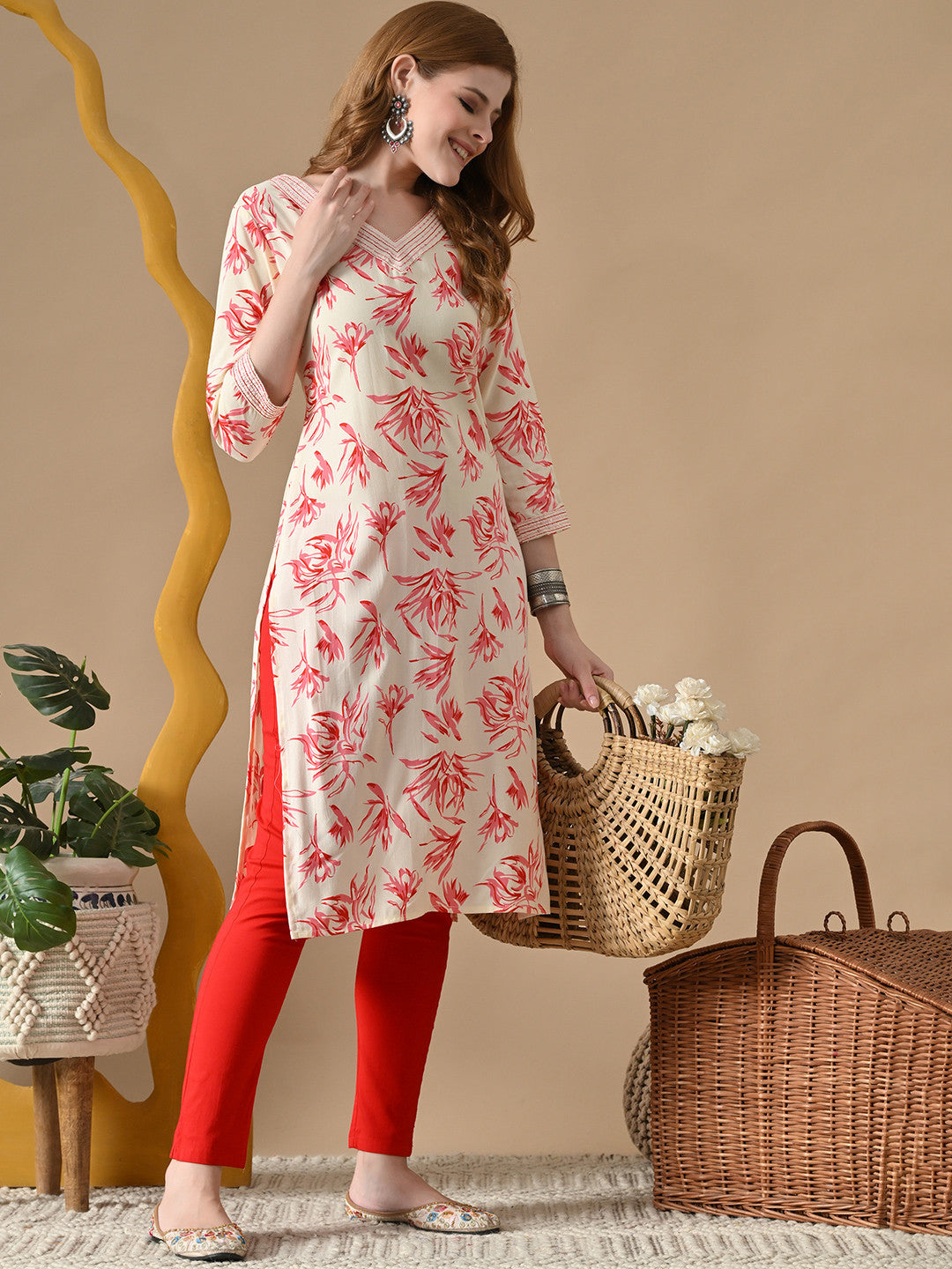 Women Floral Printed Daily Cotton Straight Kurta