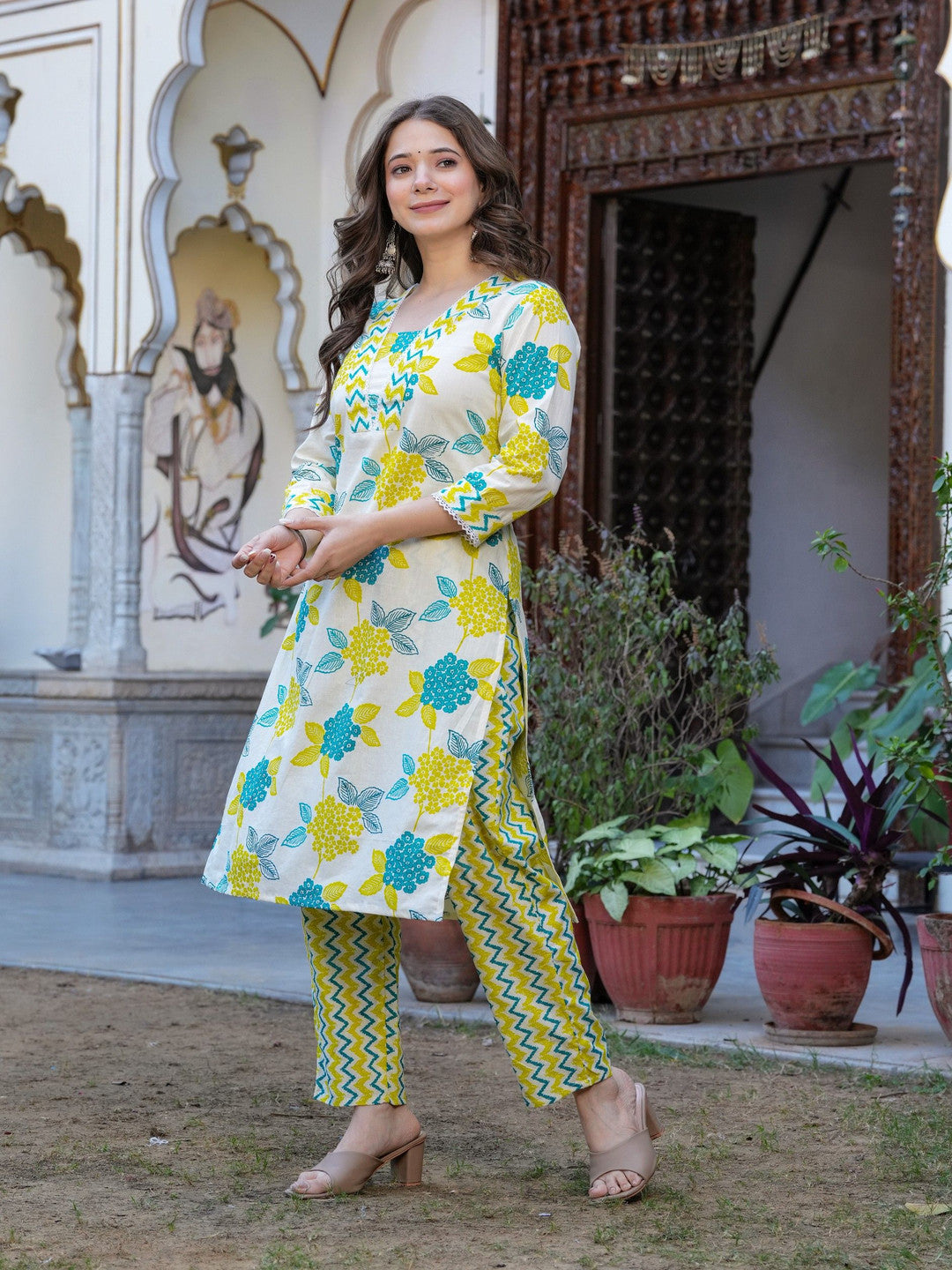 Floral Printed V-Neck Straight Pure Cotton Kurta With Trouser