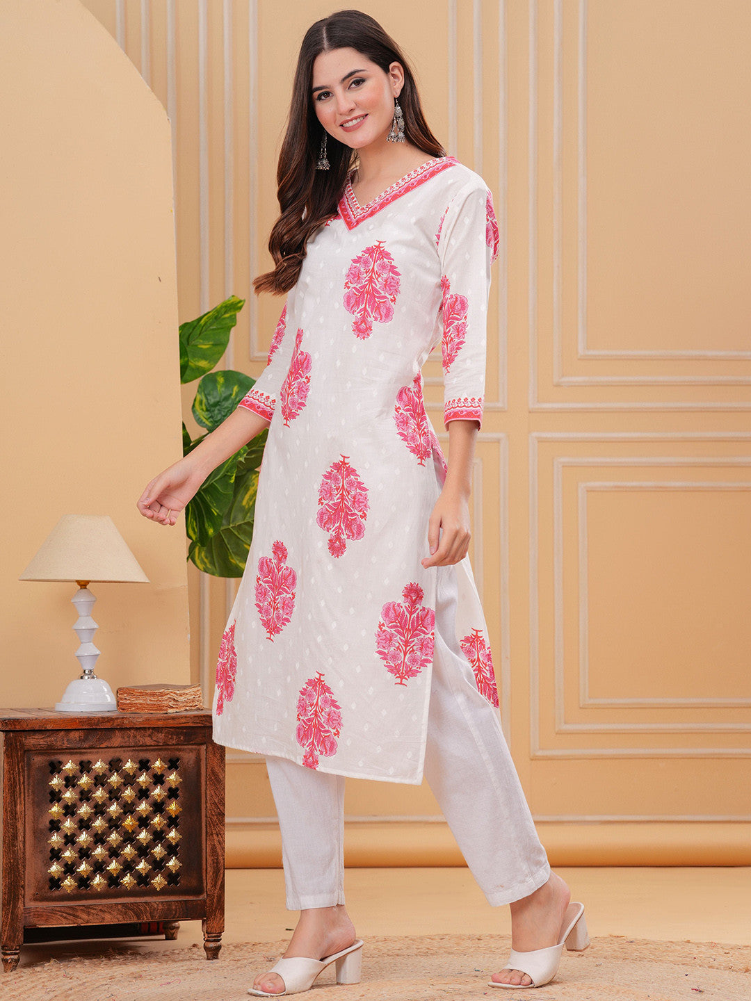 Ethnic Motifs Printed Thread Work Cotton Straight Kurta