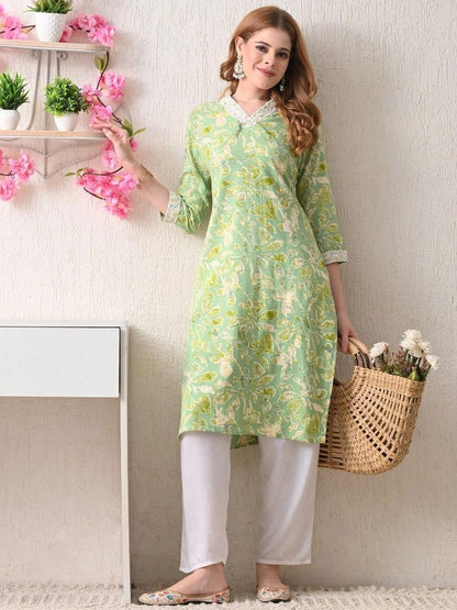 Women Floral Embroidered Flared Sleeves Kurta
