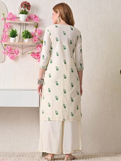 Women Floral Embroidered Round Neck Kurta