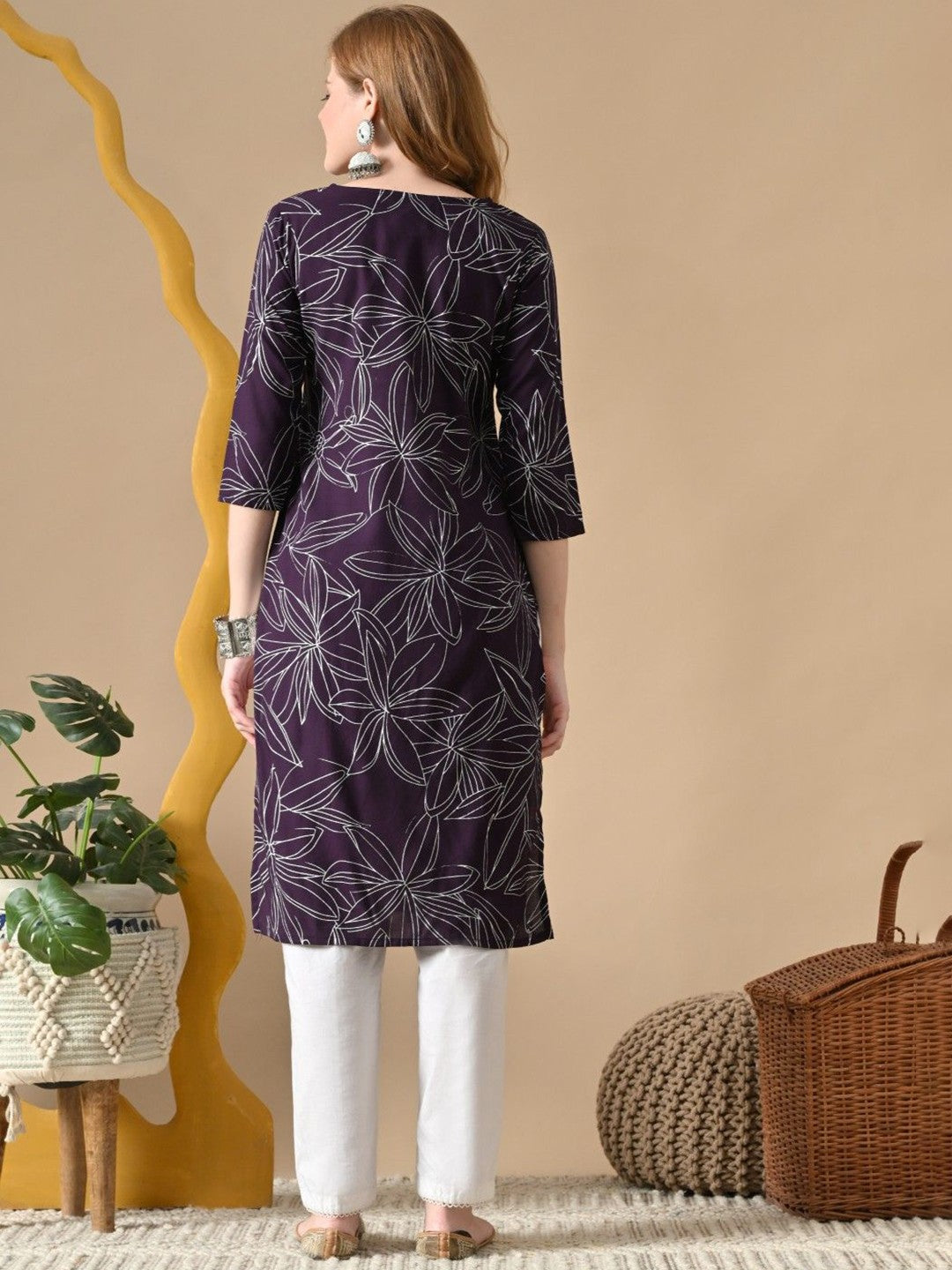 Women Floral Printed Daily Cotton Straight Kurta