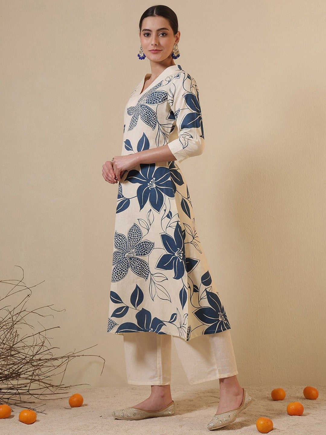 Women Floral Print V-Neck Straight Kurta