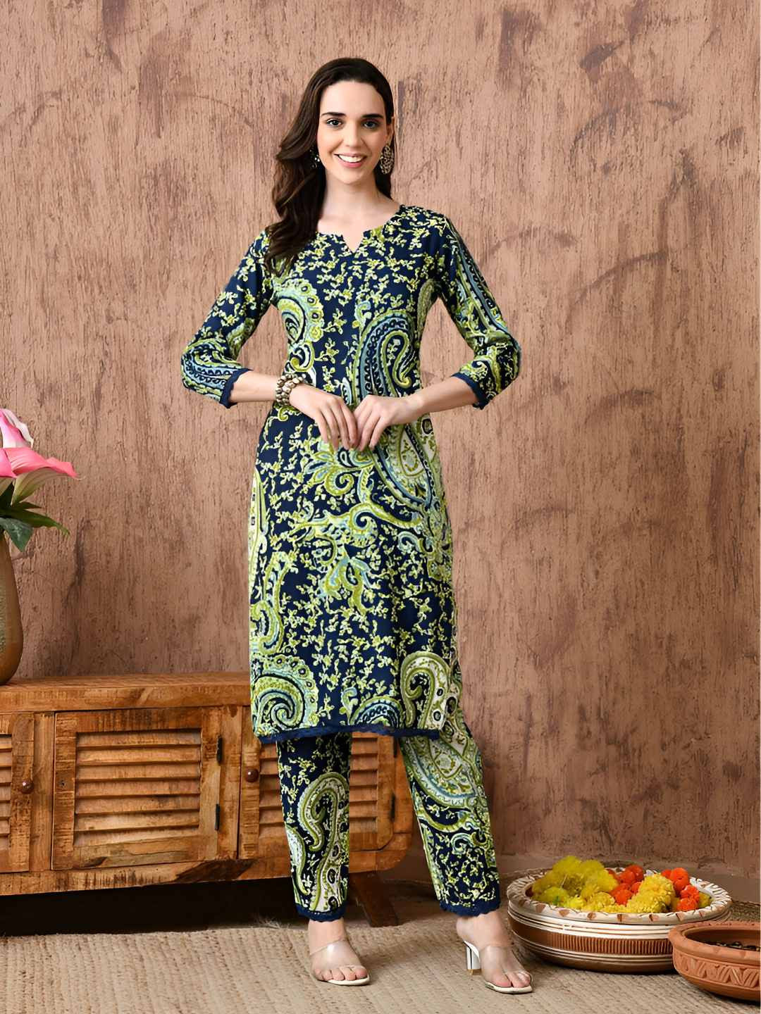 Paisley Printed Notch Neck Pure Cotton Kurta With Trousers