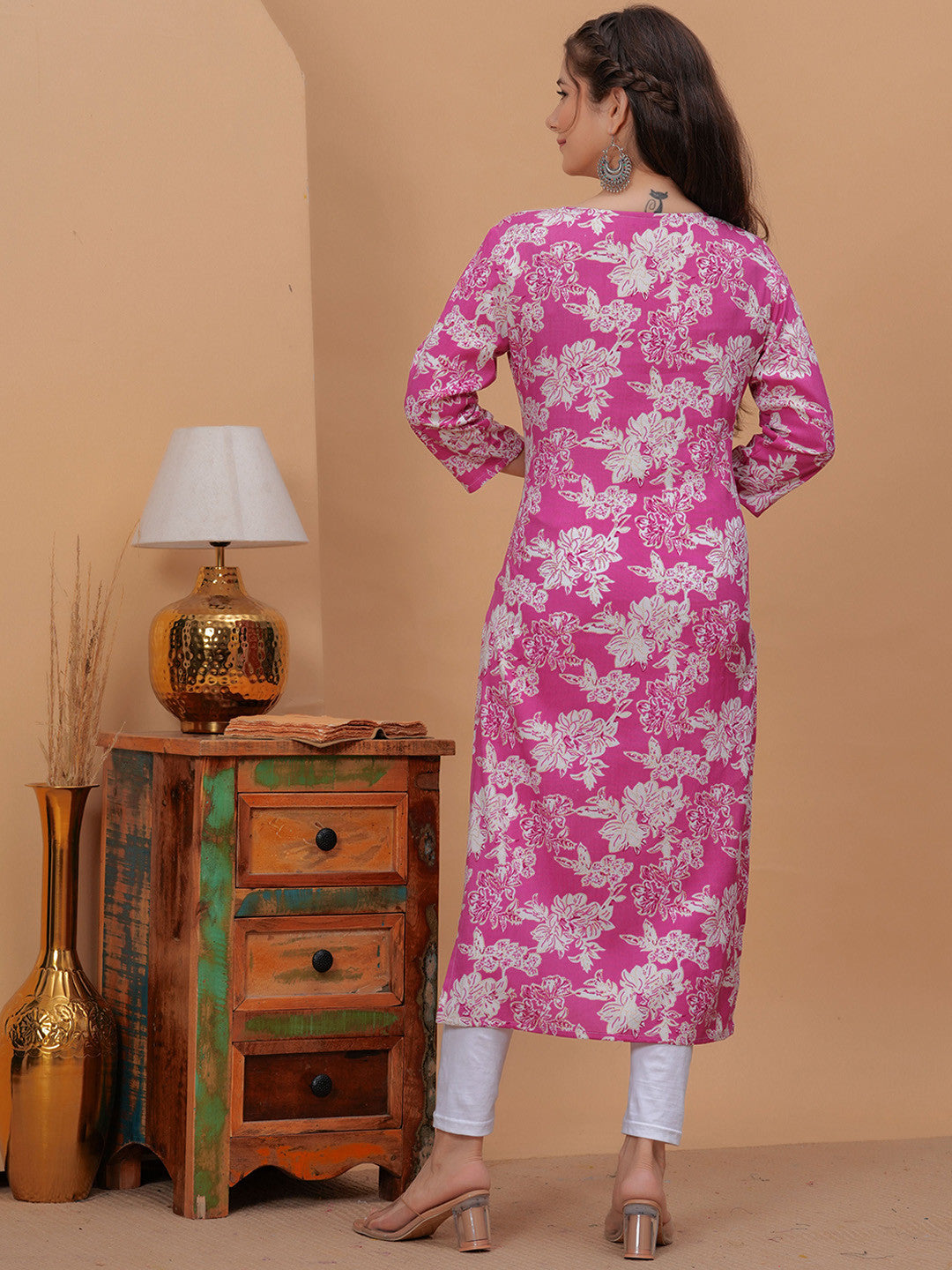 Women Floral Printed Thread Work Kurta