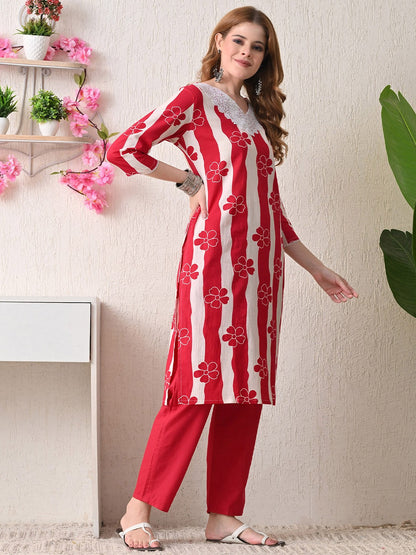 Women Floral Printed Lace Detail Pure Cotton Kurta with Trousers
