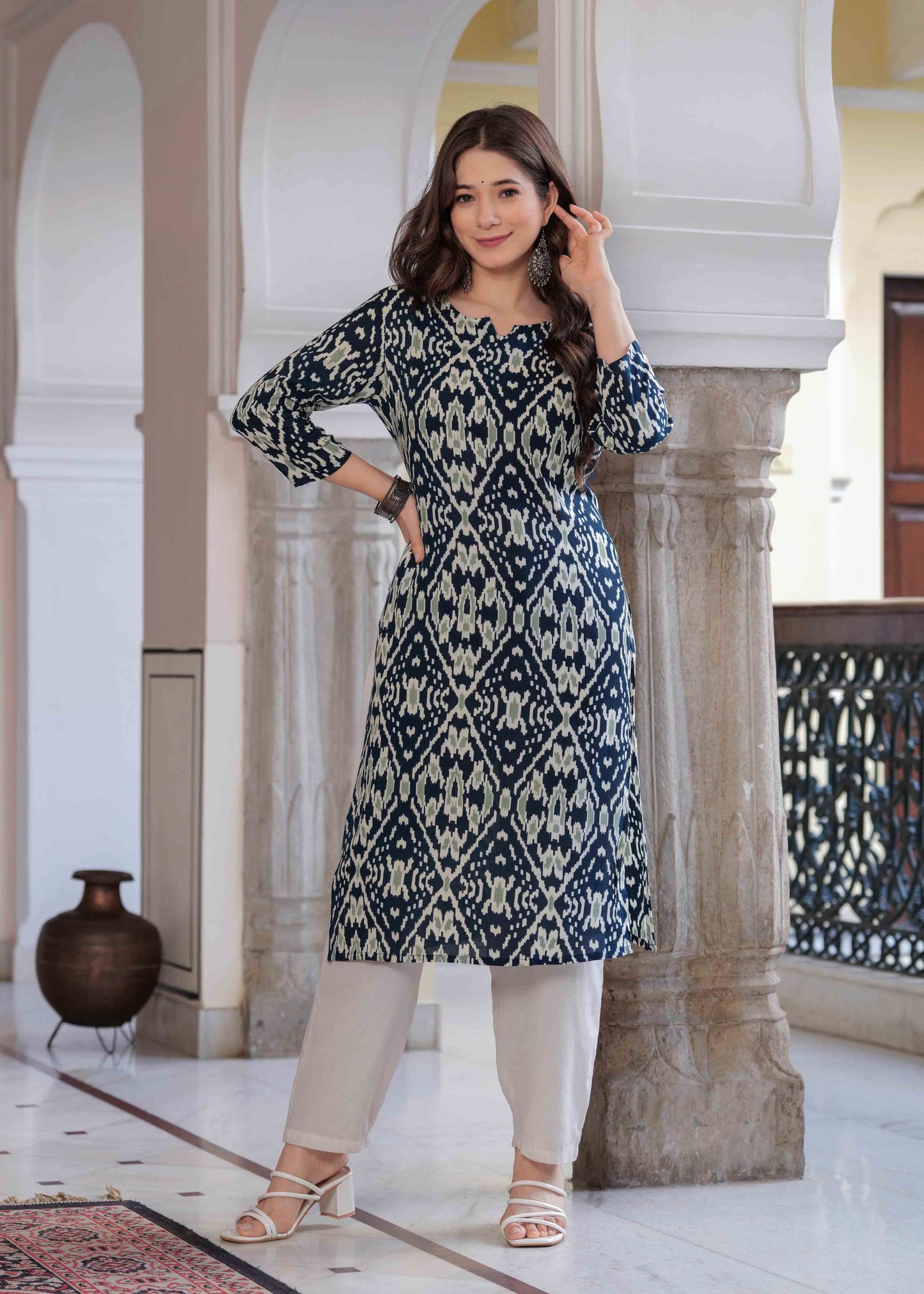 Women Floral Printed Mirror Work Kurta