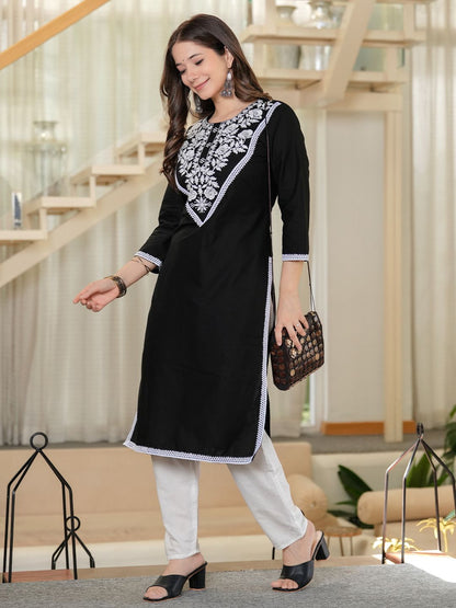 Women Checked Thread Work Kurta