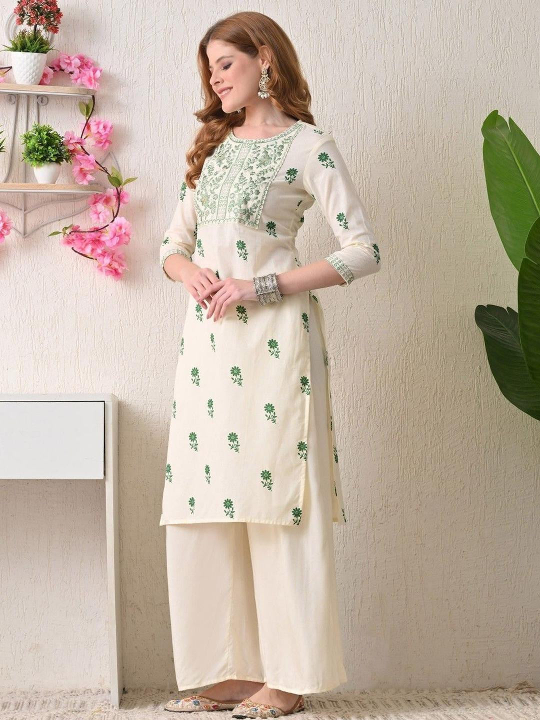 Women Floral Embroidered Round Neck Kurta