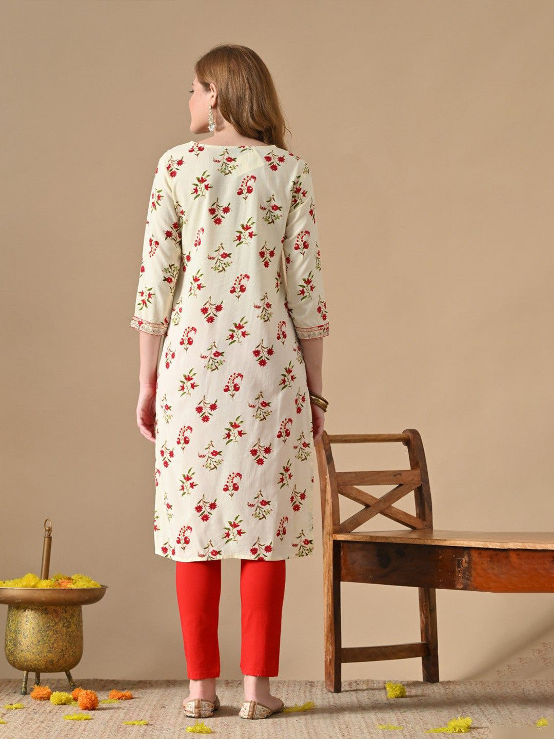 Women Floral Printed Daily Cotton Straight Kurta