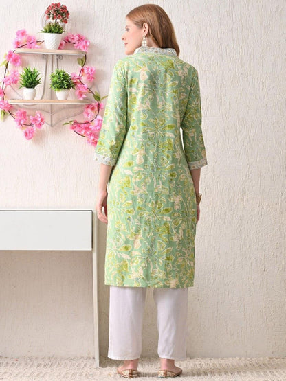 Women Floral Embroidered Flared Sleeves Kurta