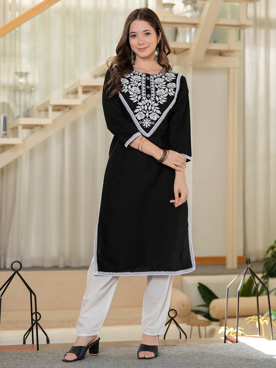Women Checked Thread Work Kurta
