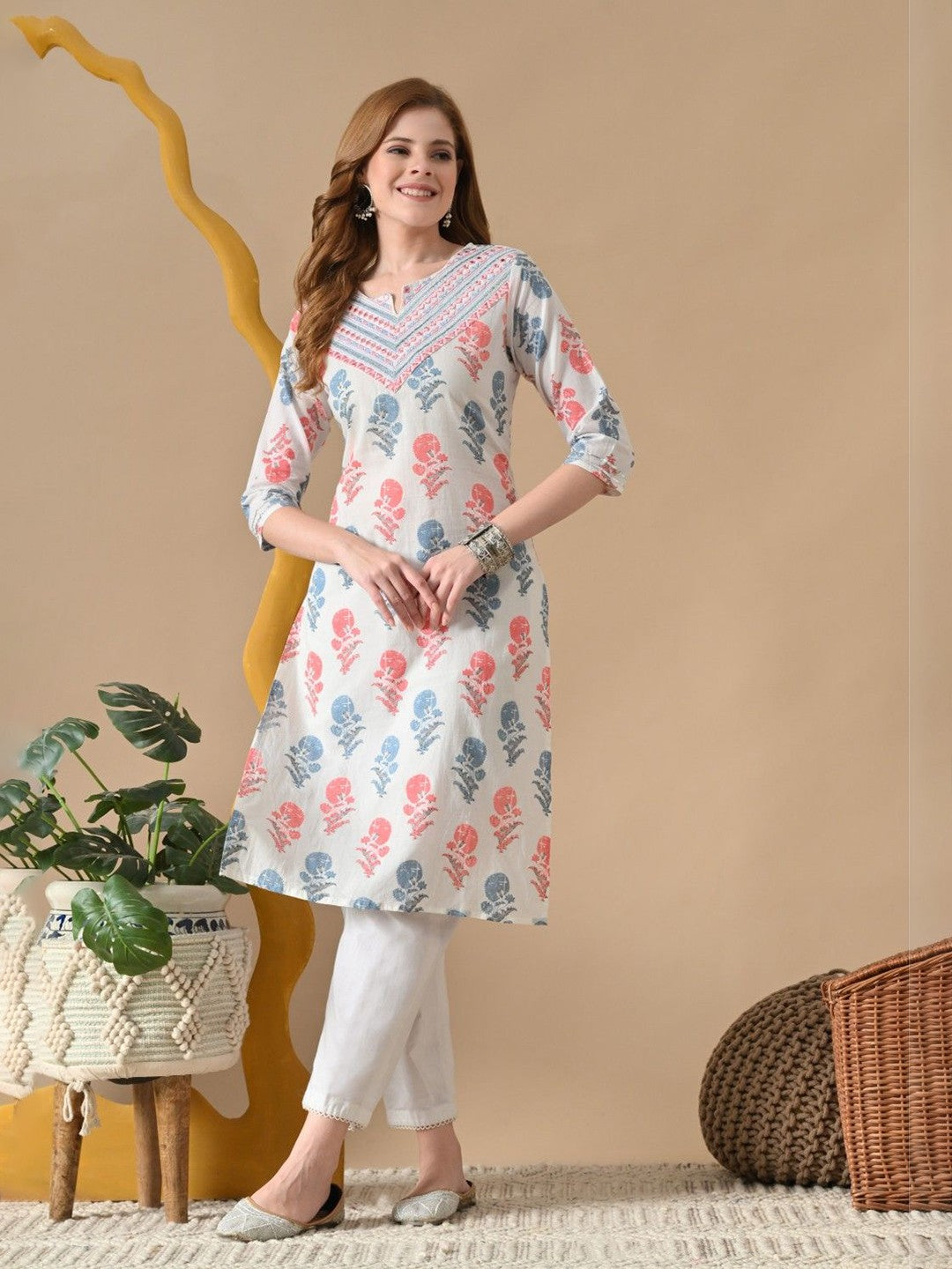Women Floral Printed Daily Cotton Straight Kurta