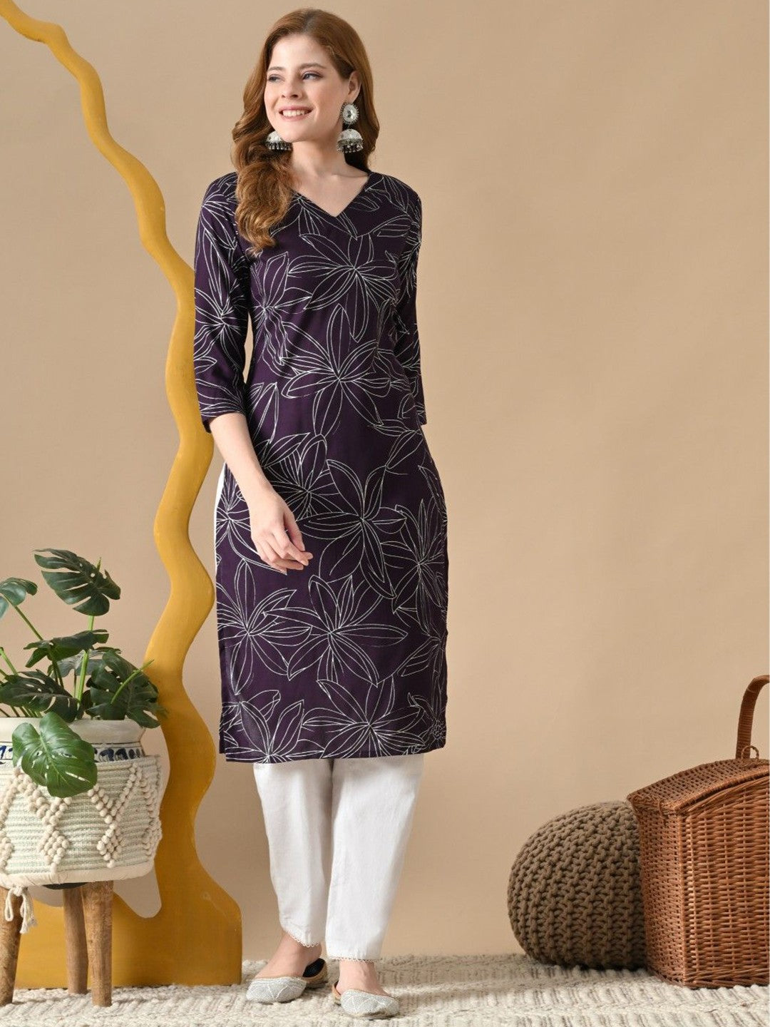 Women Floral Printed Daily Cotton Straight Kurta