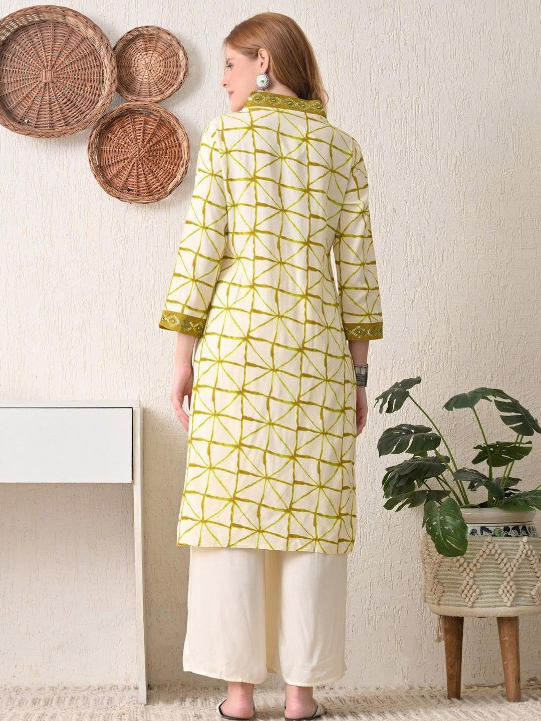 Women Geometric Embroidered Mirror Work Anarkali Kurta