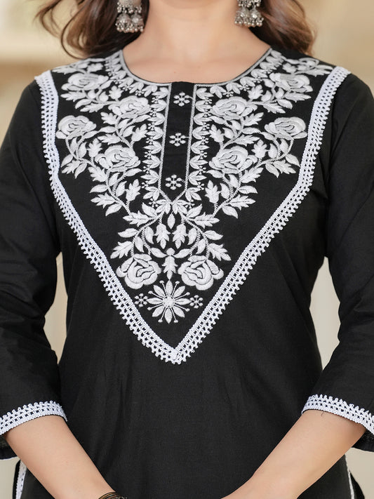 Women Checked Thread Work Kurta
