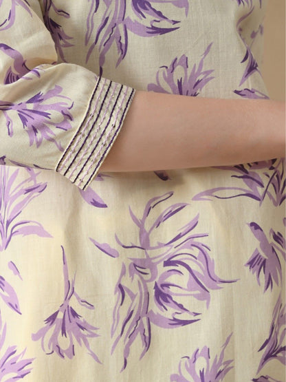 Women Floral Embroidered V-Neck Thread Work Straight Kurta