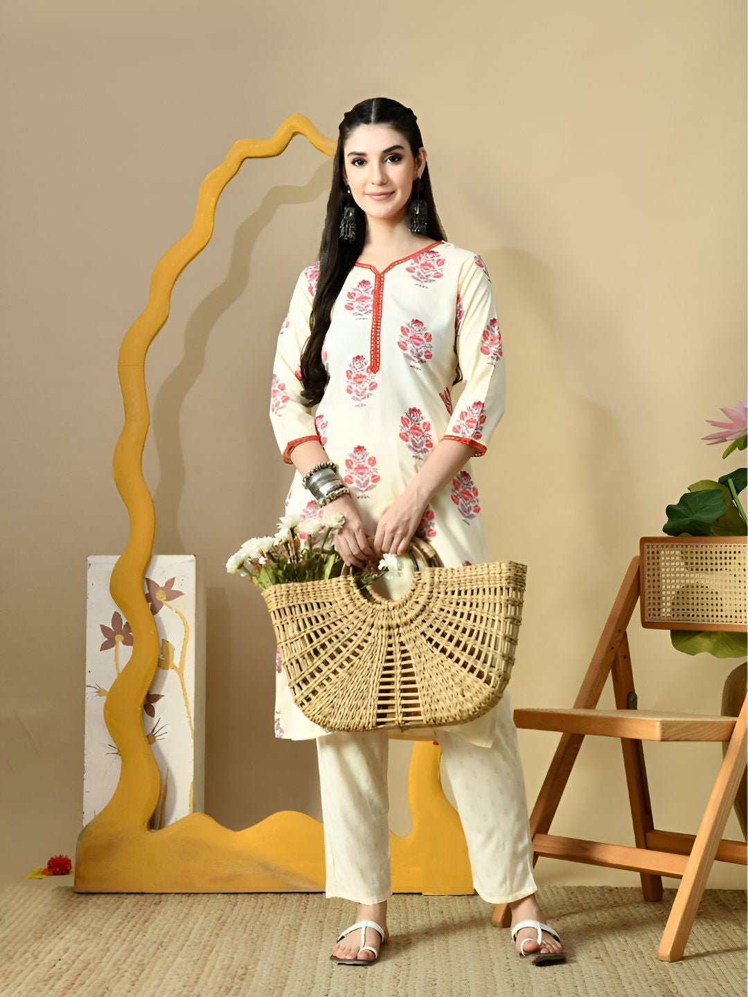 Floral Printed V-Neck Pure Cotton Straight Kurta With Trousers