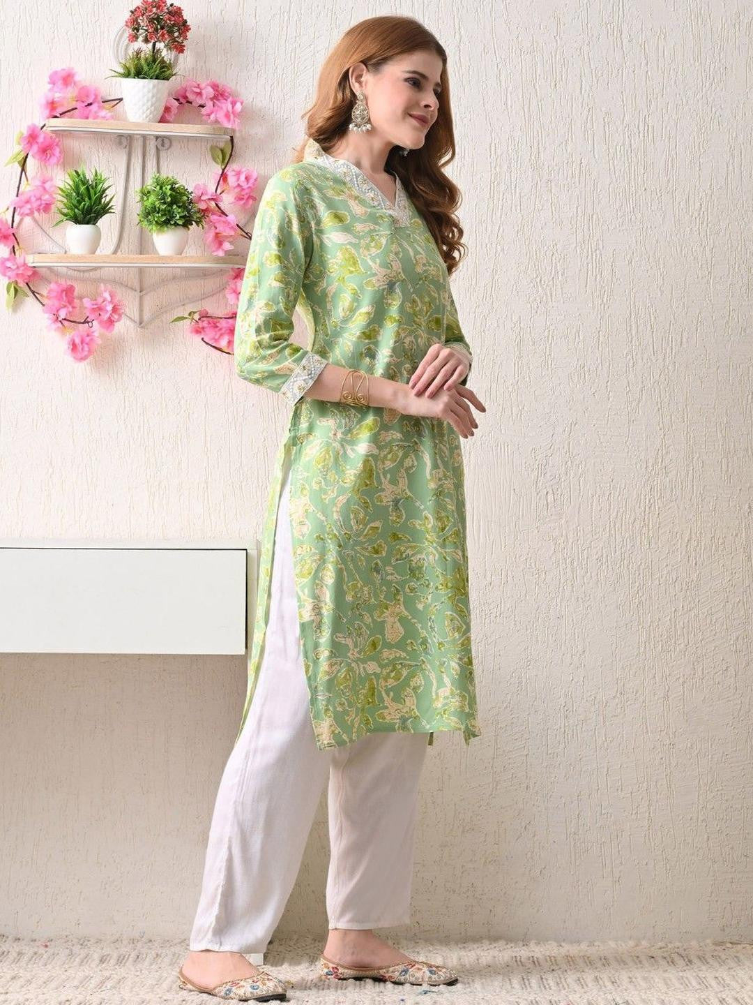 Women Floral Embroidered Flared Sleeves Kurta