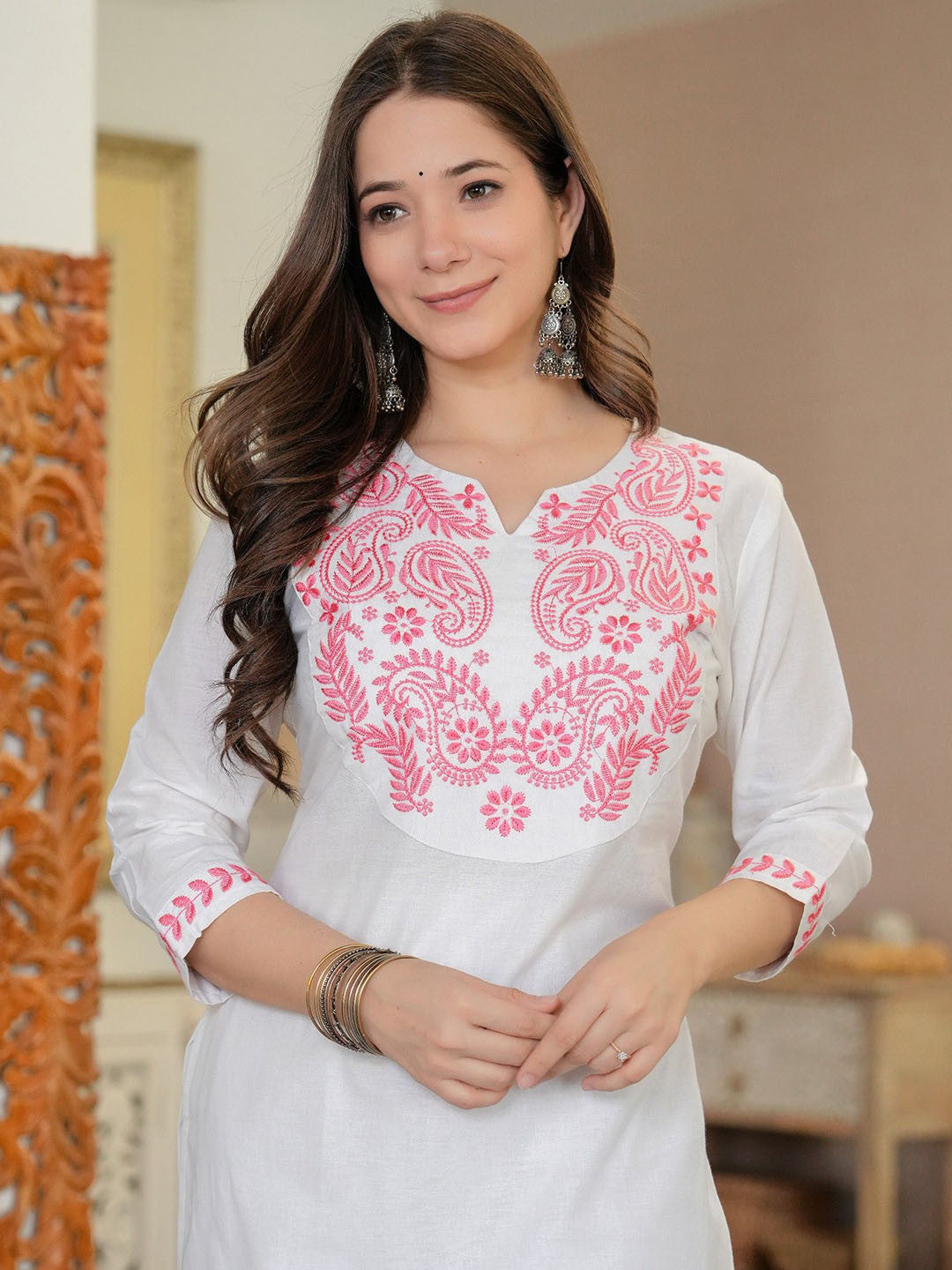 Women Ethnic Motifs Embroidered Cotton Straight Kurta