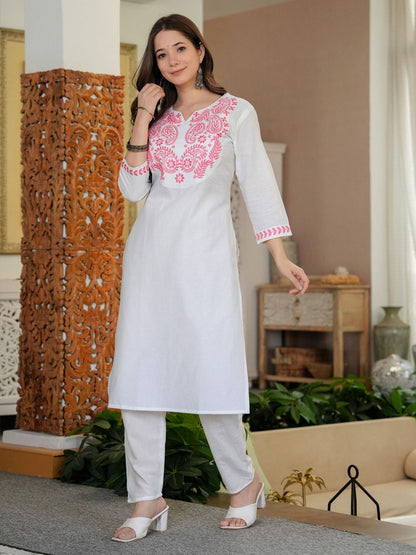 Women Ethnic Motifs Embroidered Cotton Straight Kurta