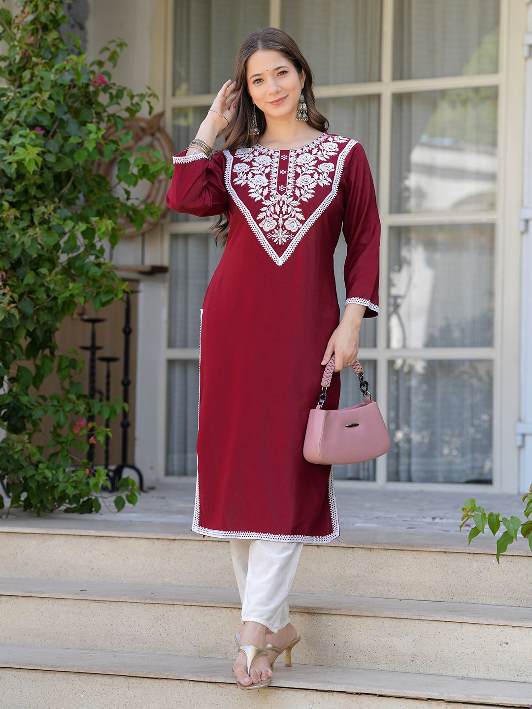 Women Floral Printed Thread Work Kurta