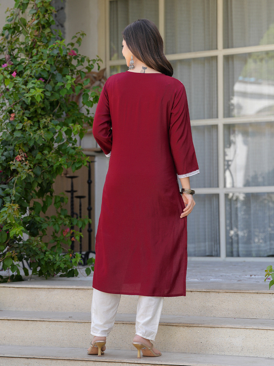 Women Floral Printed Thread Work Kurta